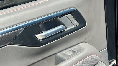 2025 Chevrolet Suburban RST