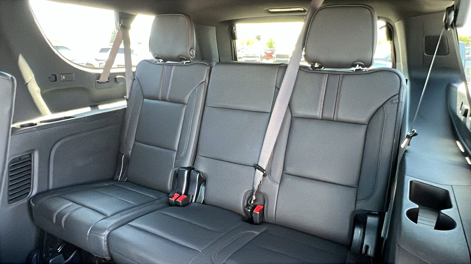 2025 Chevrolet Suburban RST
