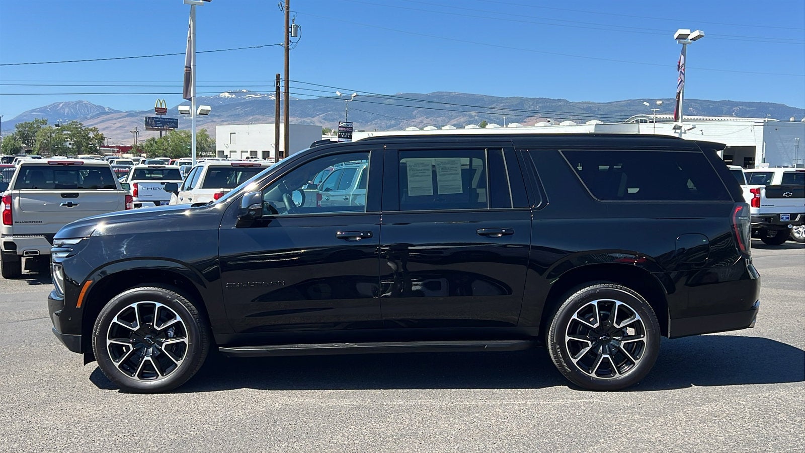 2025 Chevrolet Suburban RST