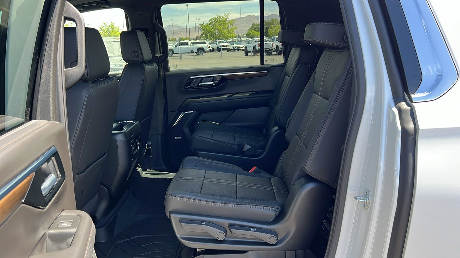 2025 Chevrolet Suburban High Country