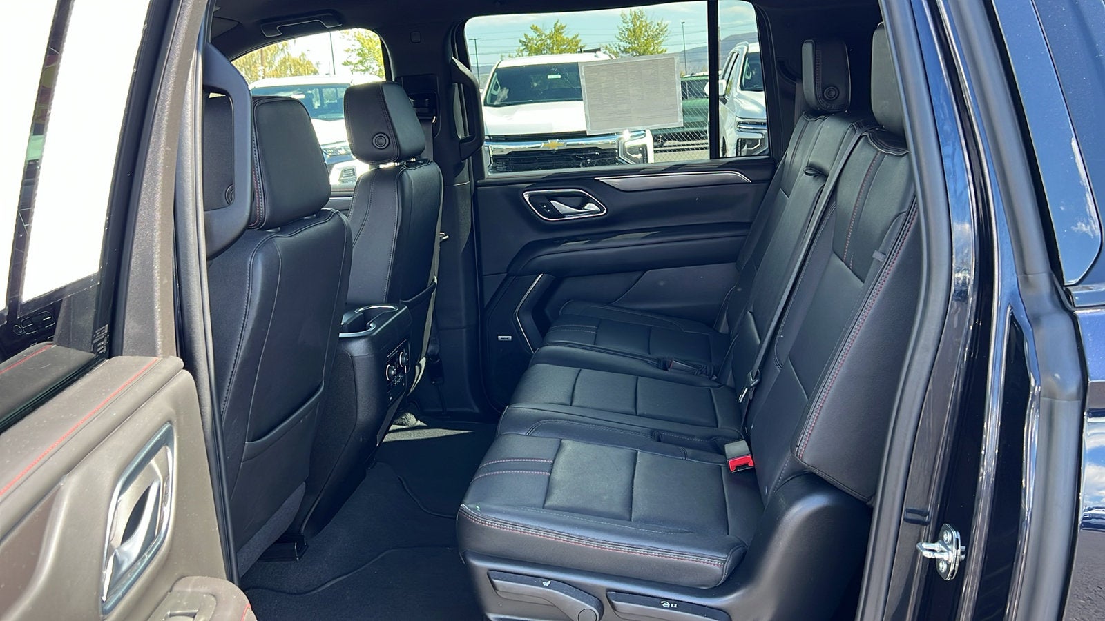 2023 Chevrolet Suburban RST
