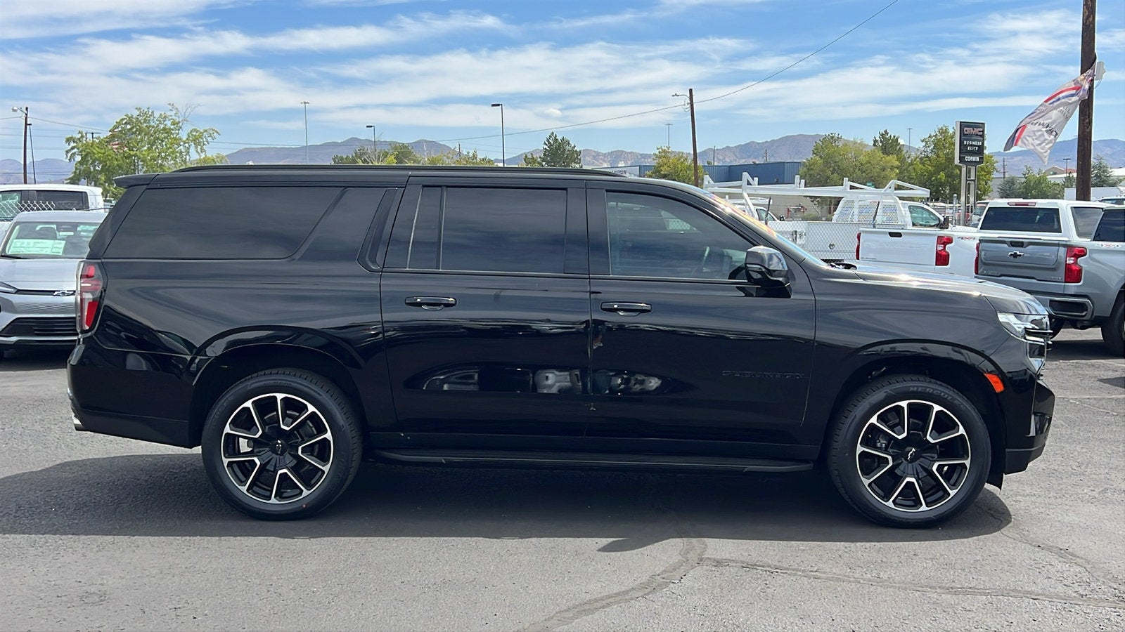 2024 Chevrolet Suburban RST