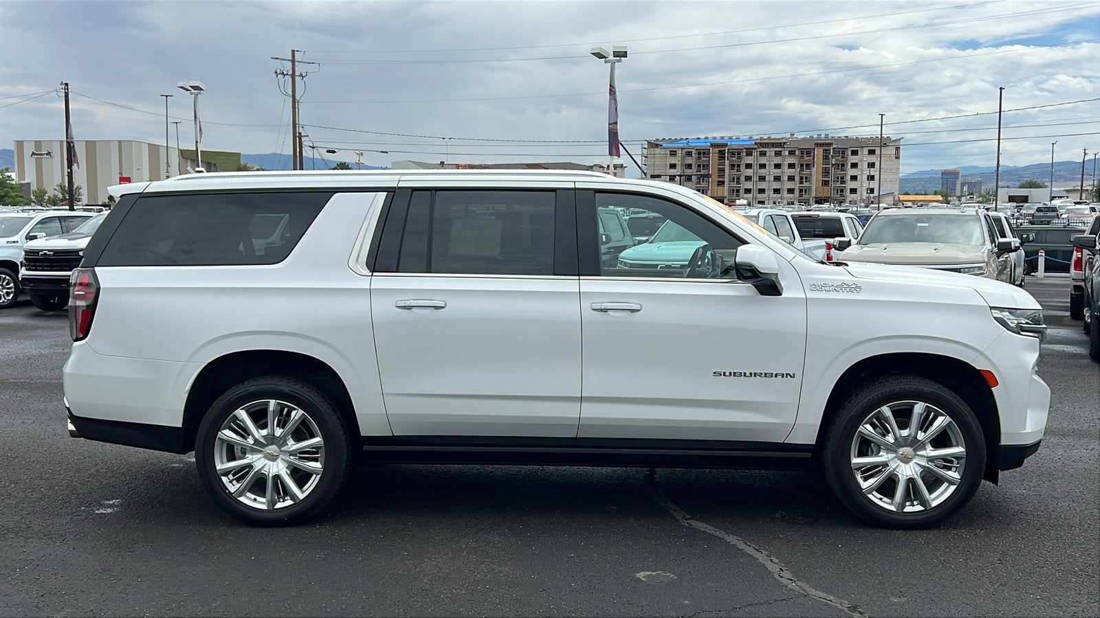 2023 Chevrolet Suburban High Country