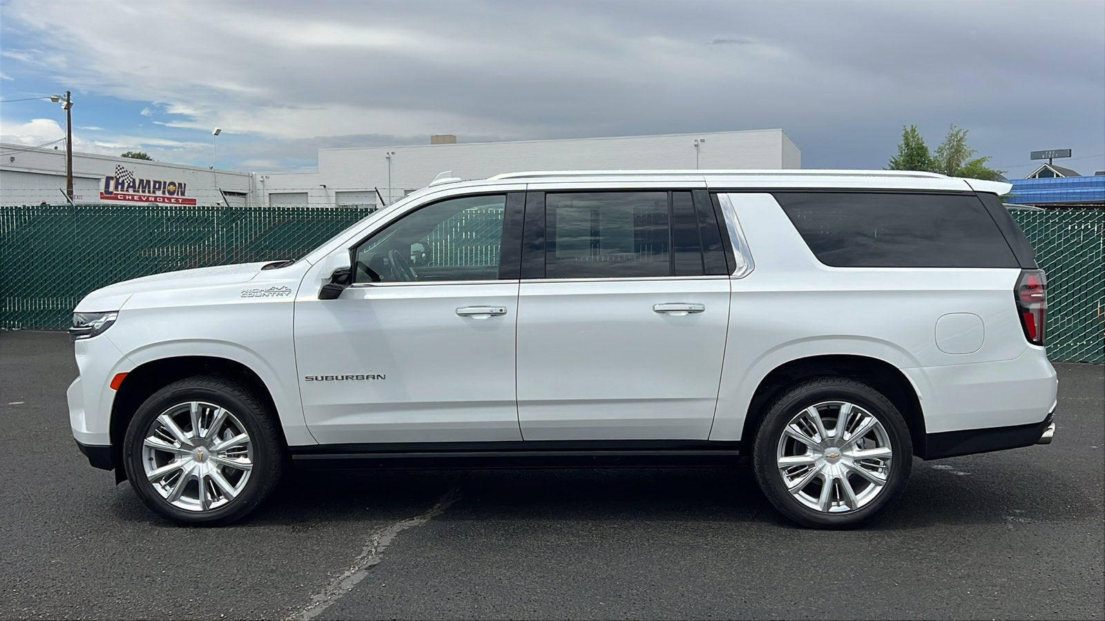 2023 Chevrolet Suburban High Country