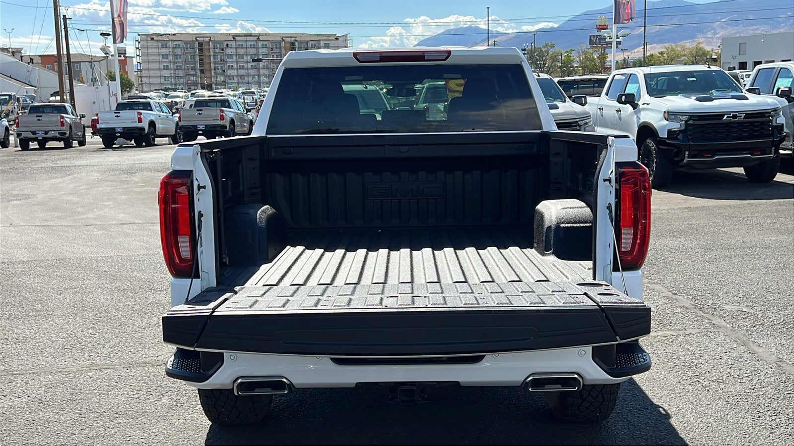 2025 GMC Sierra 1500 AT4