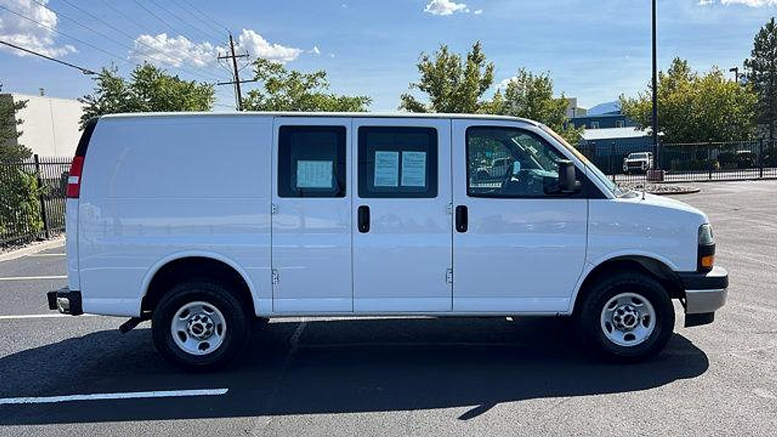 2023 GMC Savana Cargo 2500 Work Van