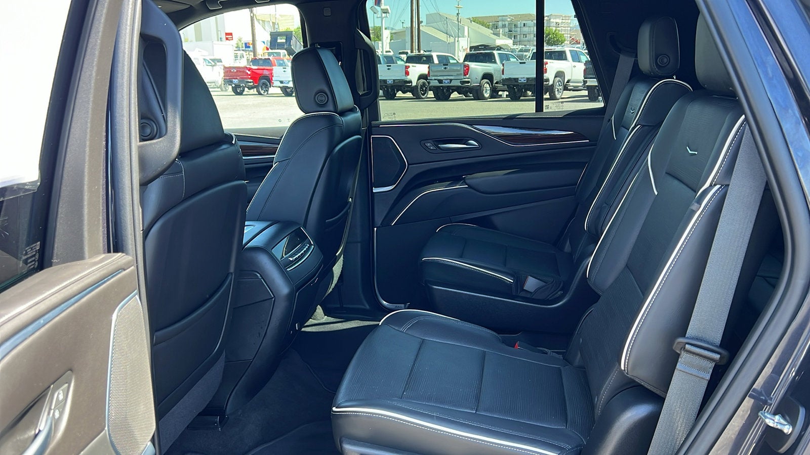 2023 Cadillac Escalade Premium Luxury - Photo 17