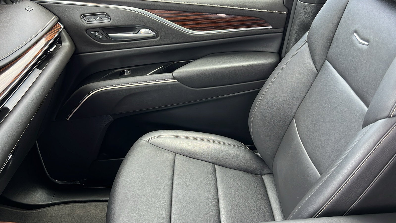 2022 Cadillac Escalade ESV Luxury - Photo 23