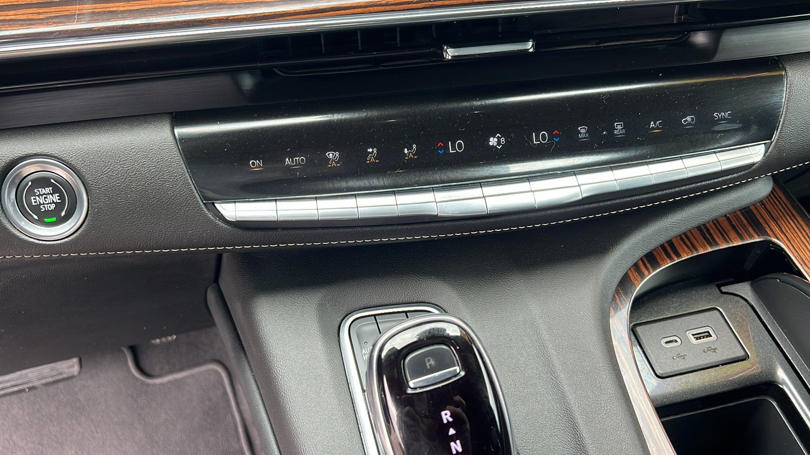 2022 Cadillac Escalade ESV Luxury - Photo 25