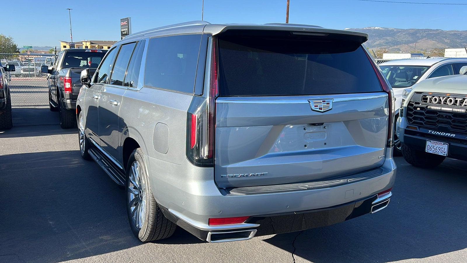 2024 Cadillac Escalade ESV Premium Luxury