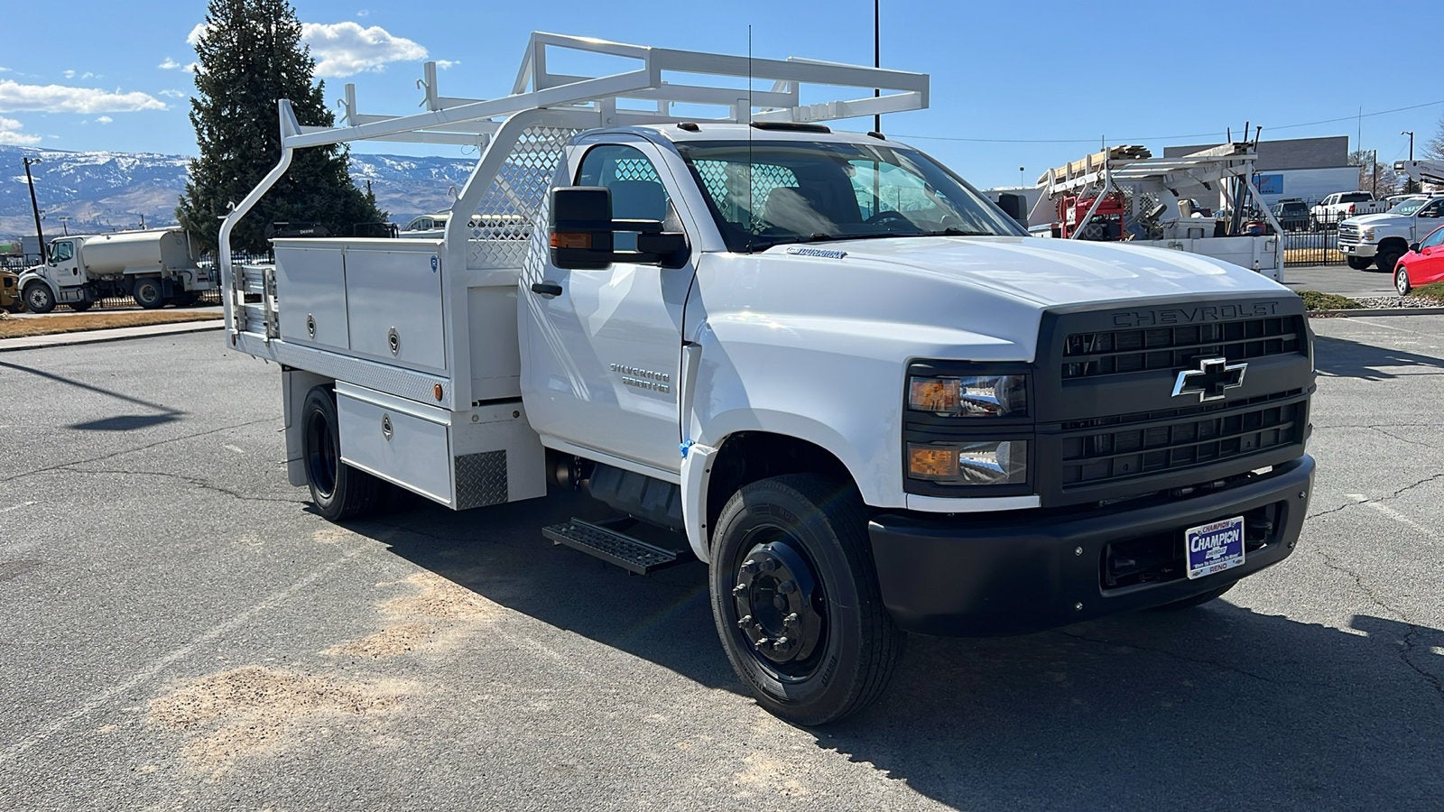 2024 Chevrolet Silverado 5500 HD Work Truck