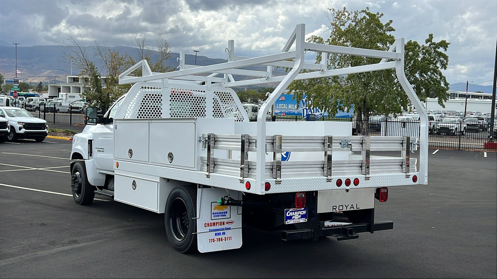 2024 Chevrolet Silverado 5500 HD Work Truck