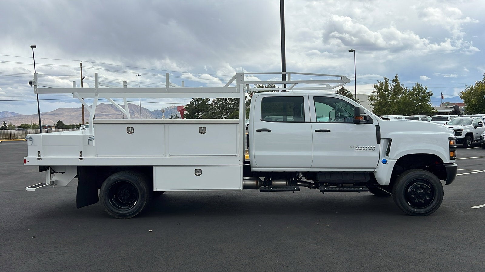 2025 Chevrolet Silverado 5500 HD Work Truck