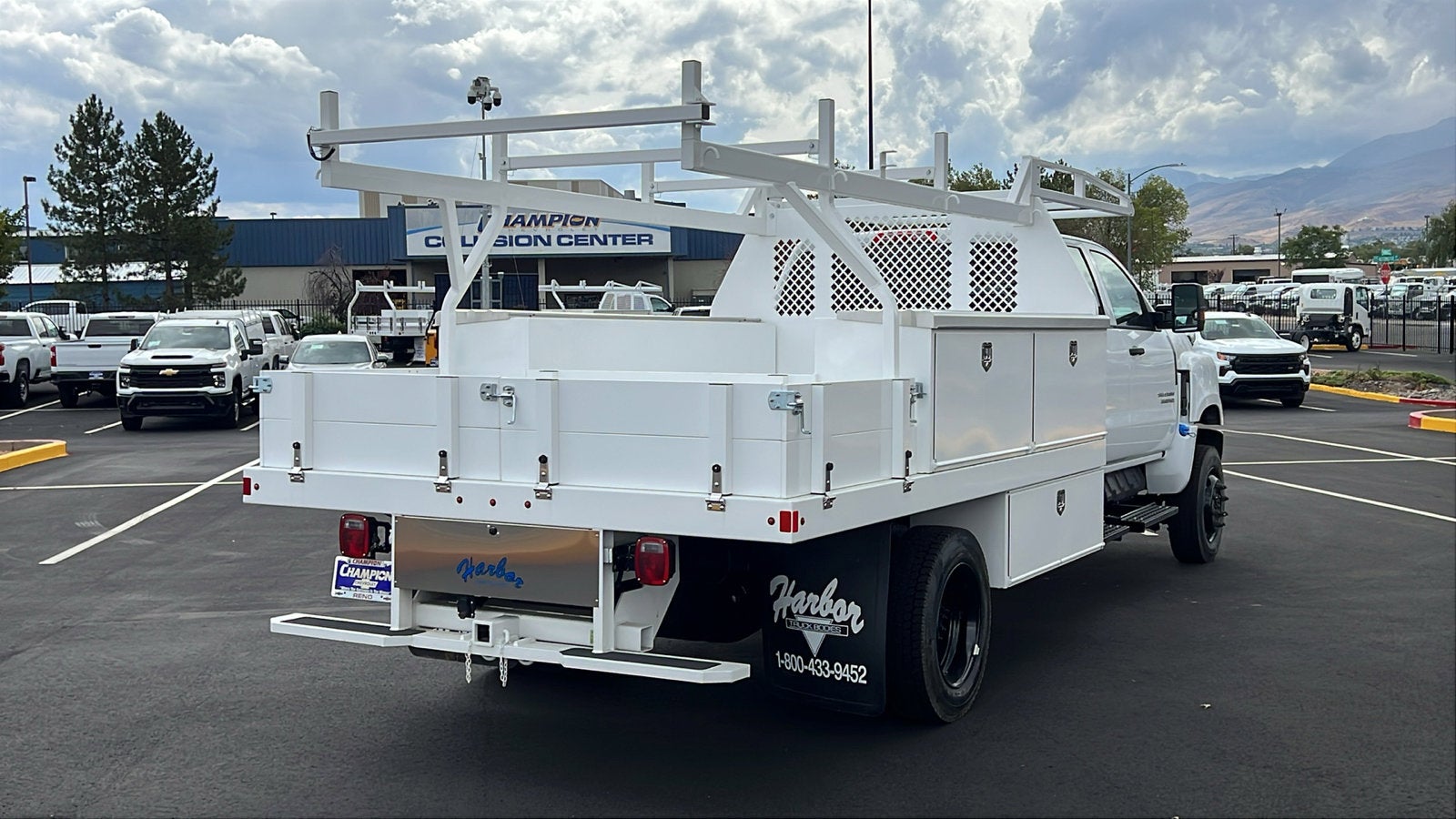 2025 Chevrolet Silverado 5500 HD Work Truck