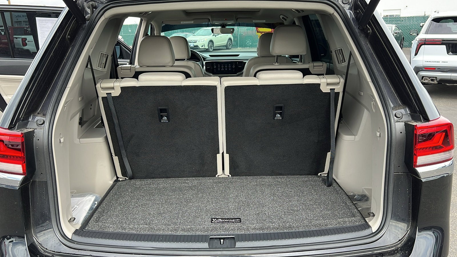 2022 Volkswagen Atlas 3.6L V6 SE w/Technology