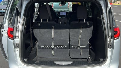 2023 Chrysler Pacifica Touring