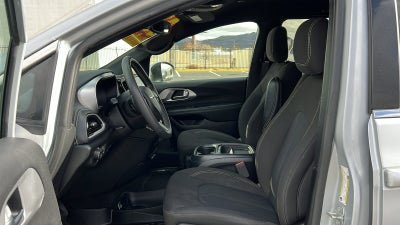 2023 Chrysler Pacifica Touring