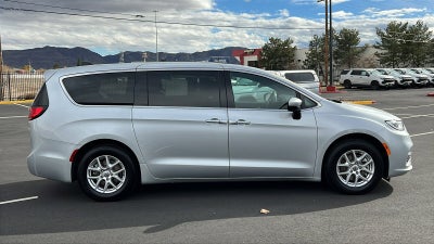 2023 Chrysler Pacifica Touring