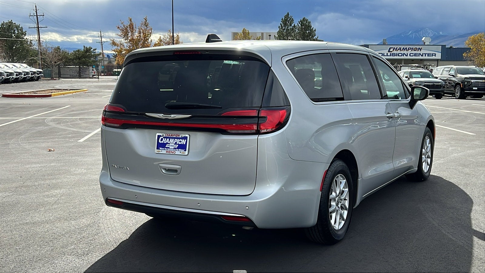 2023 Chrysler Pacifica Touring