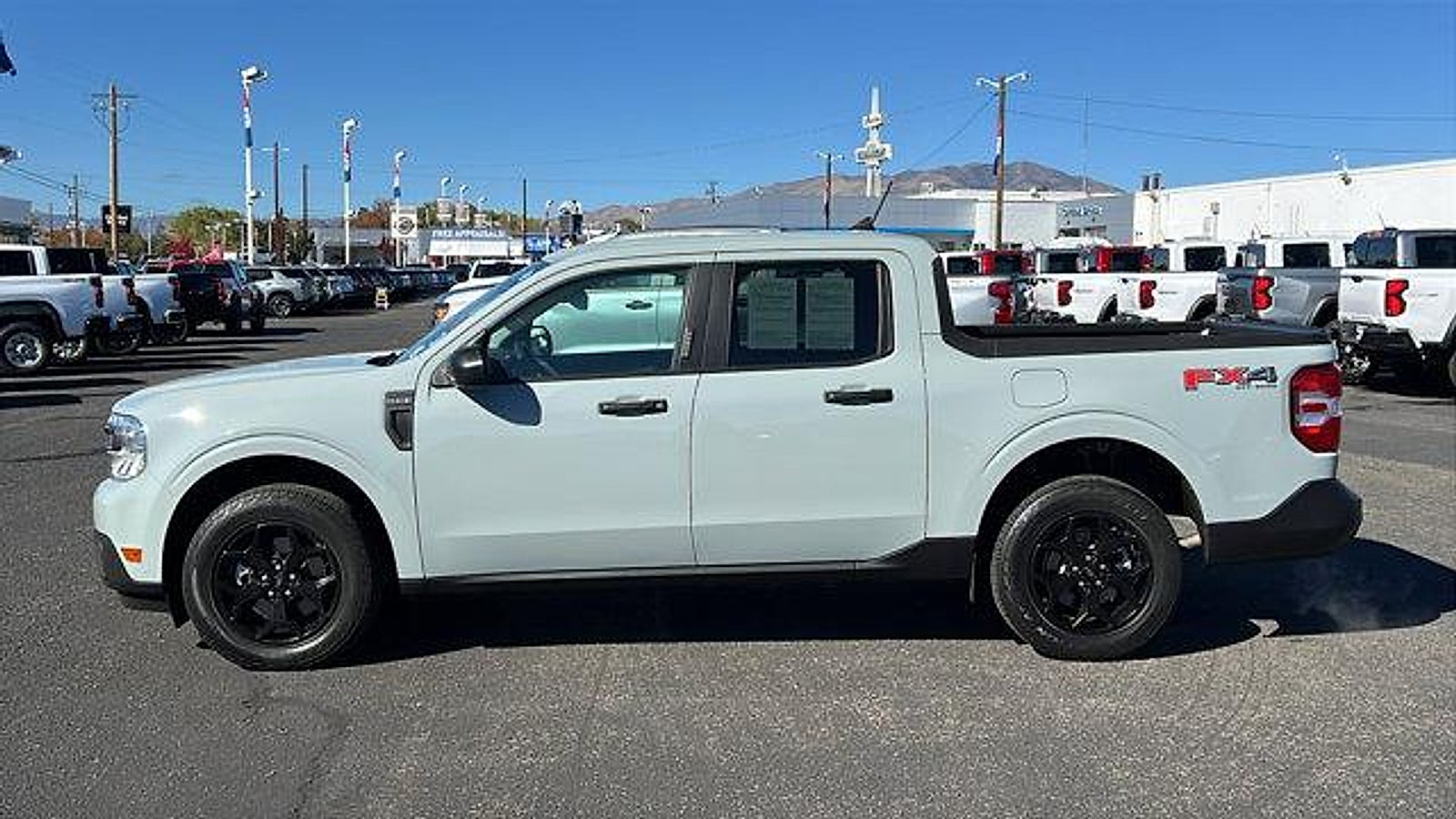 2023 Ford Maverick XL