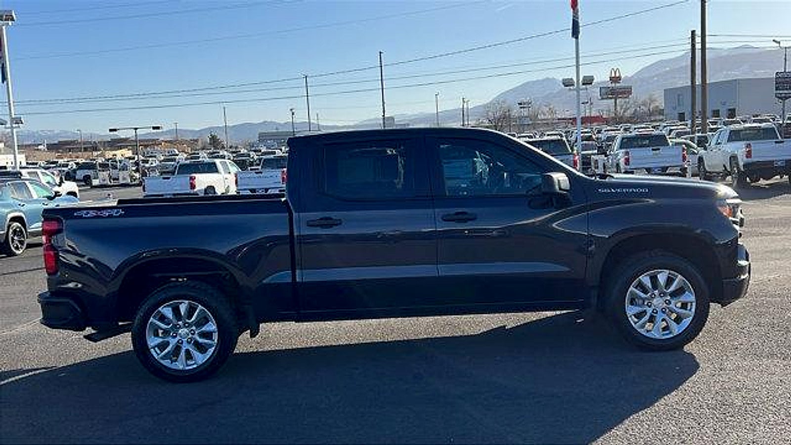 2023 Chevrolet Silverado 1500 Custom