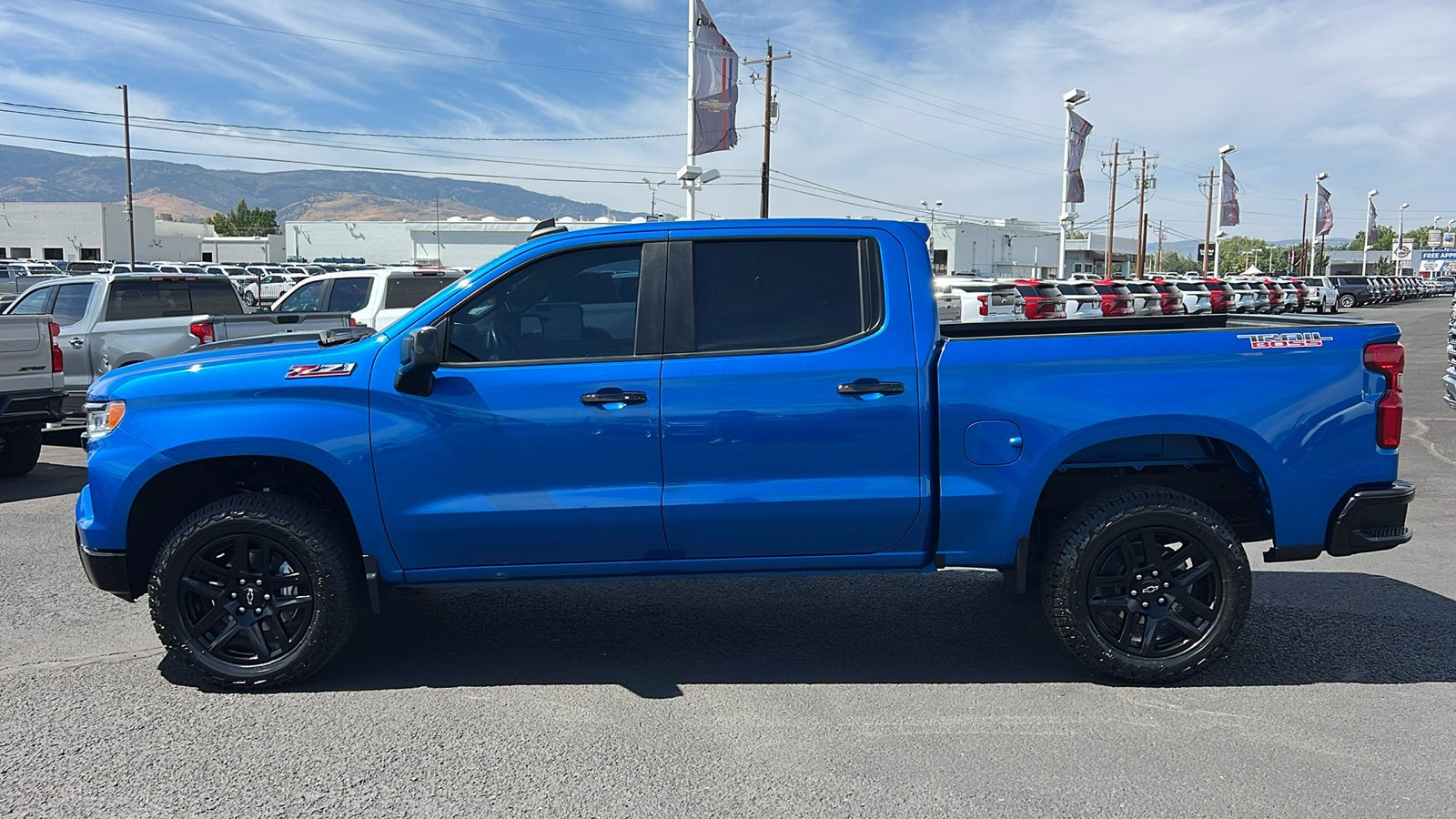2023 Chevrolet Silverado 1500 LT Trail Boss - Photo 9