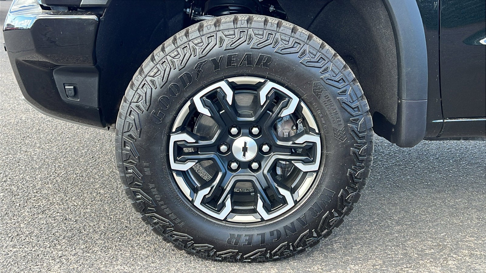 2025 Chevrolet Silverado 1500 ZR2 - Photo 11