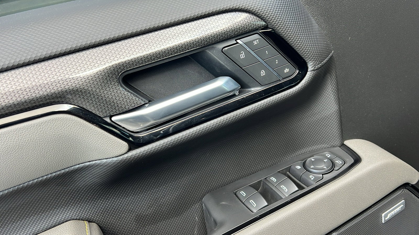 2025 Chevrolet Silverado 1500 ZR2 - Photo 18