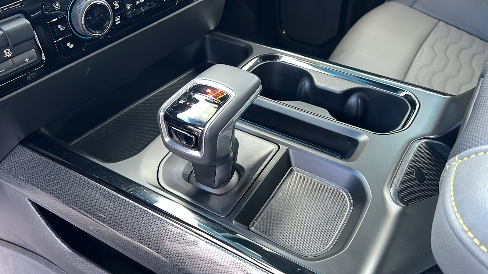 2025 Chevrolet Silverado 1500 ZR2 - Photo 23