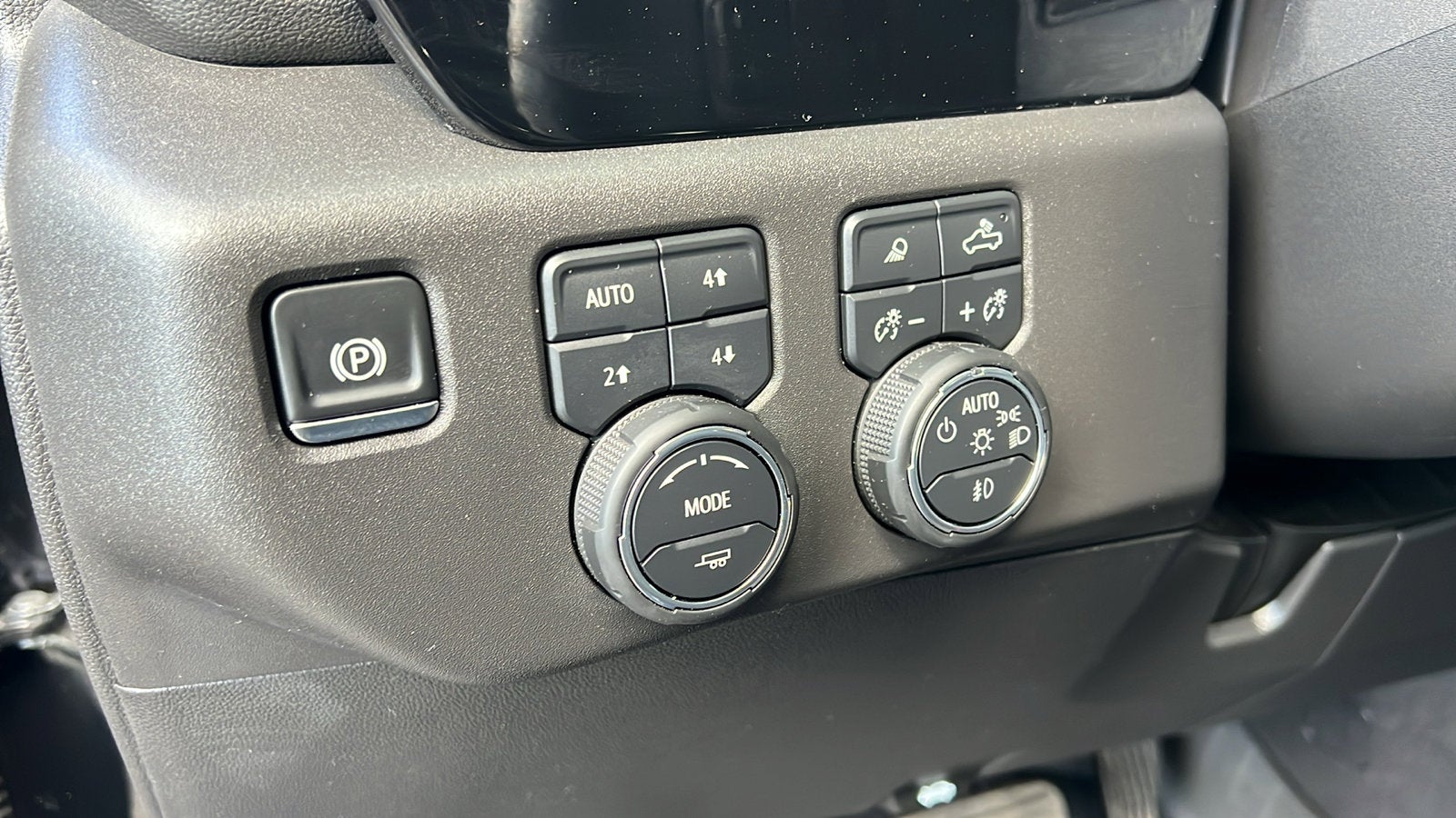 2025 Chevrolet Silverado 1500 ZR2 - Photo 31
