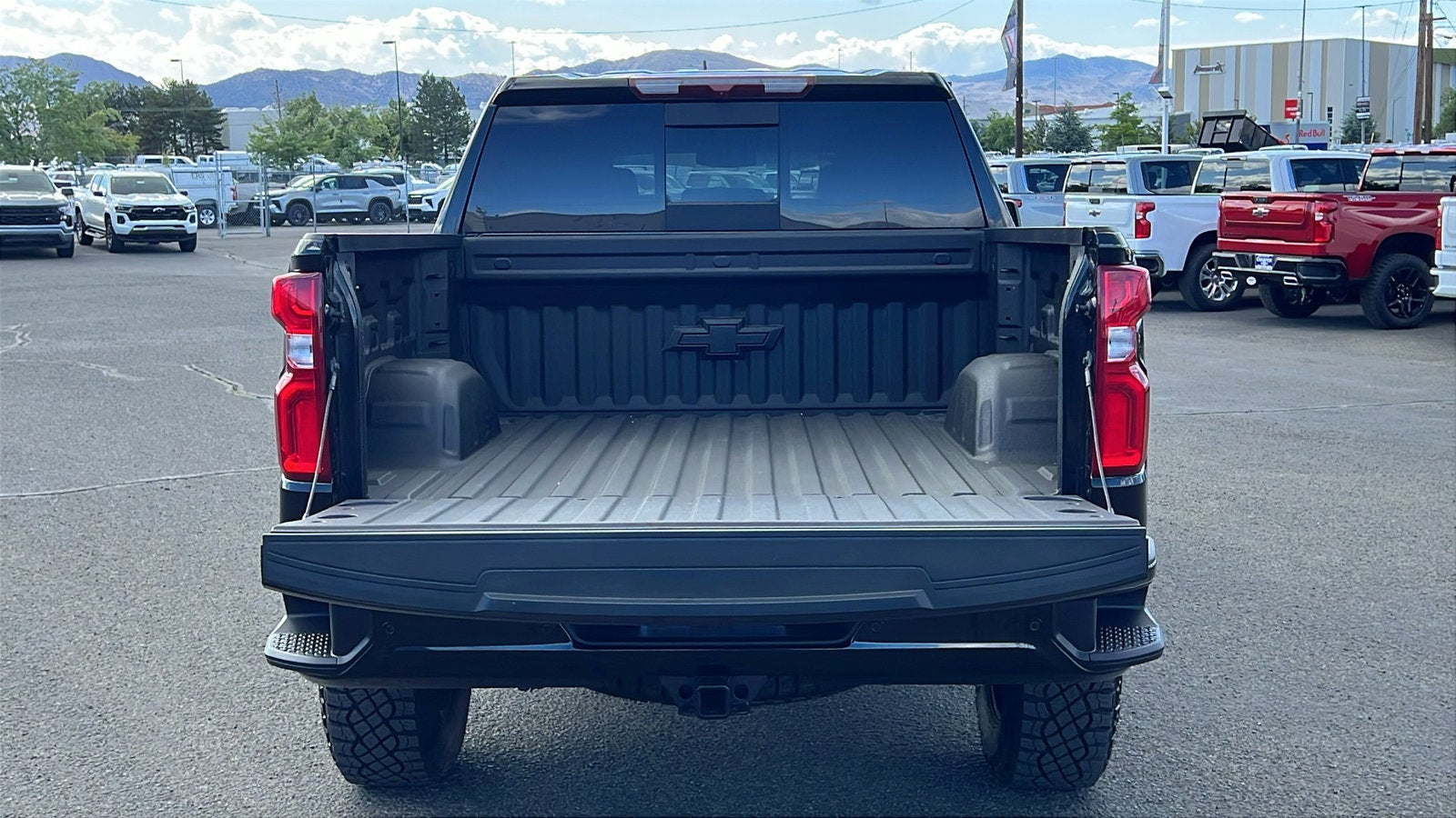 2025 Chevrolet Silverado 1500 ZR2 - Photo 7