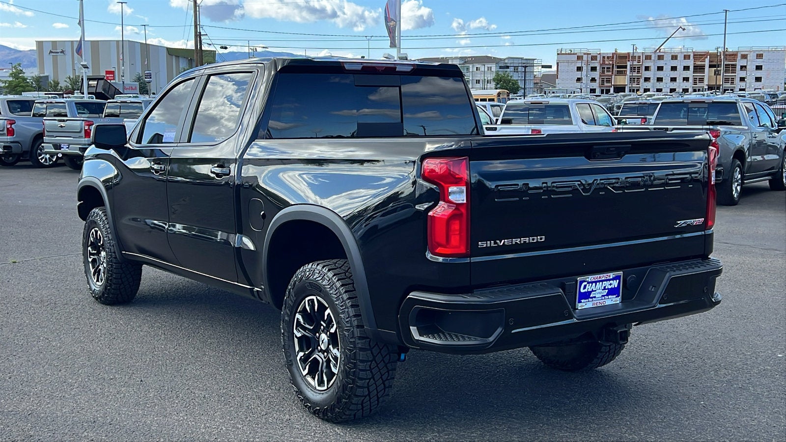 2025 Chevrolet Silverado 1500 ZR2 - Photo 8