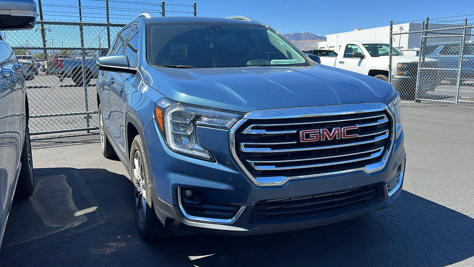 2024 GMC Terrain SLT