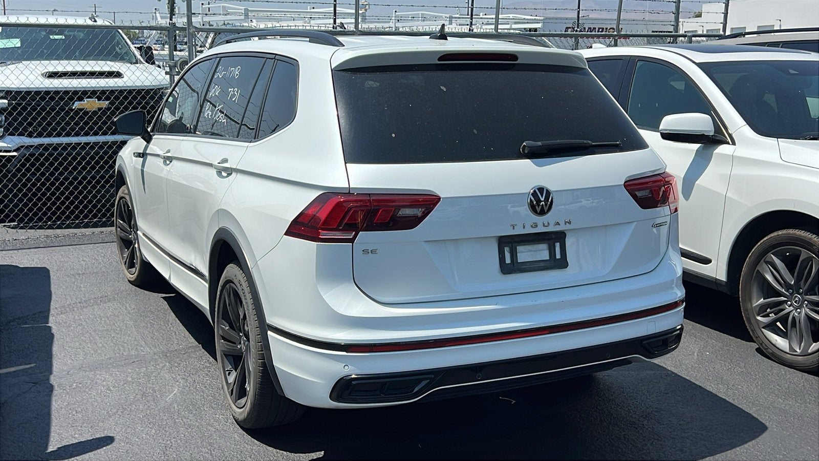 2024 Volkswagen Tiguan 2.0T SE R-Line Black