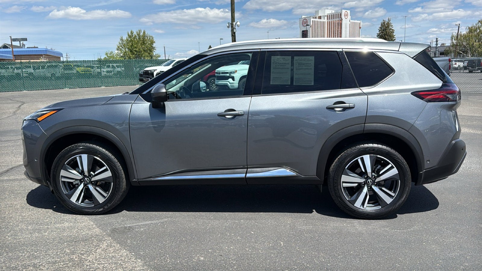 2023 Nissan Rogue SL