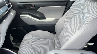 2022 Toyota Highlander Hybrid LE