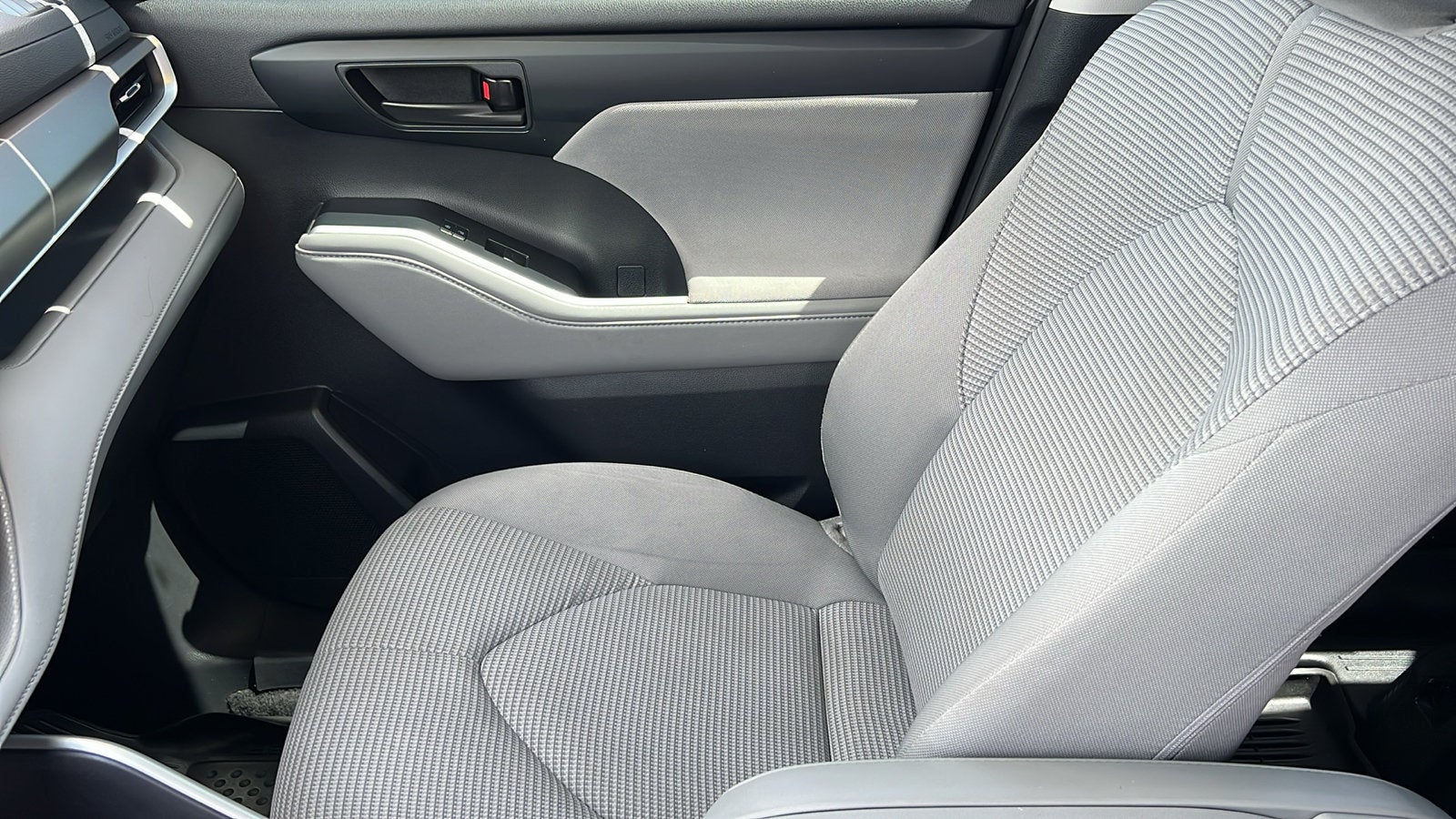 2022 Toyota Highlander Hybrid LE