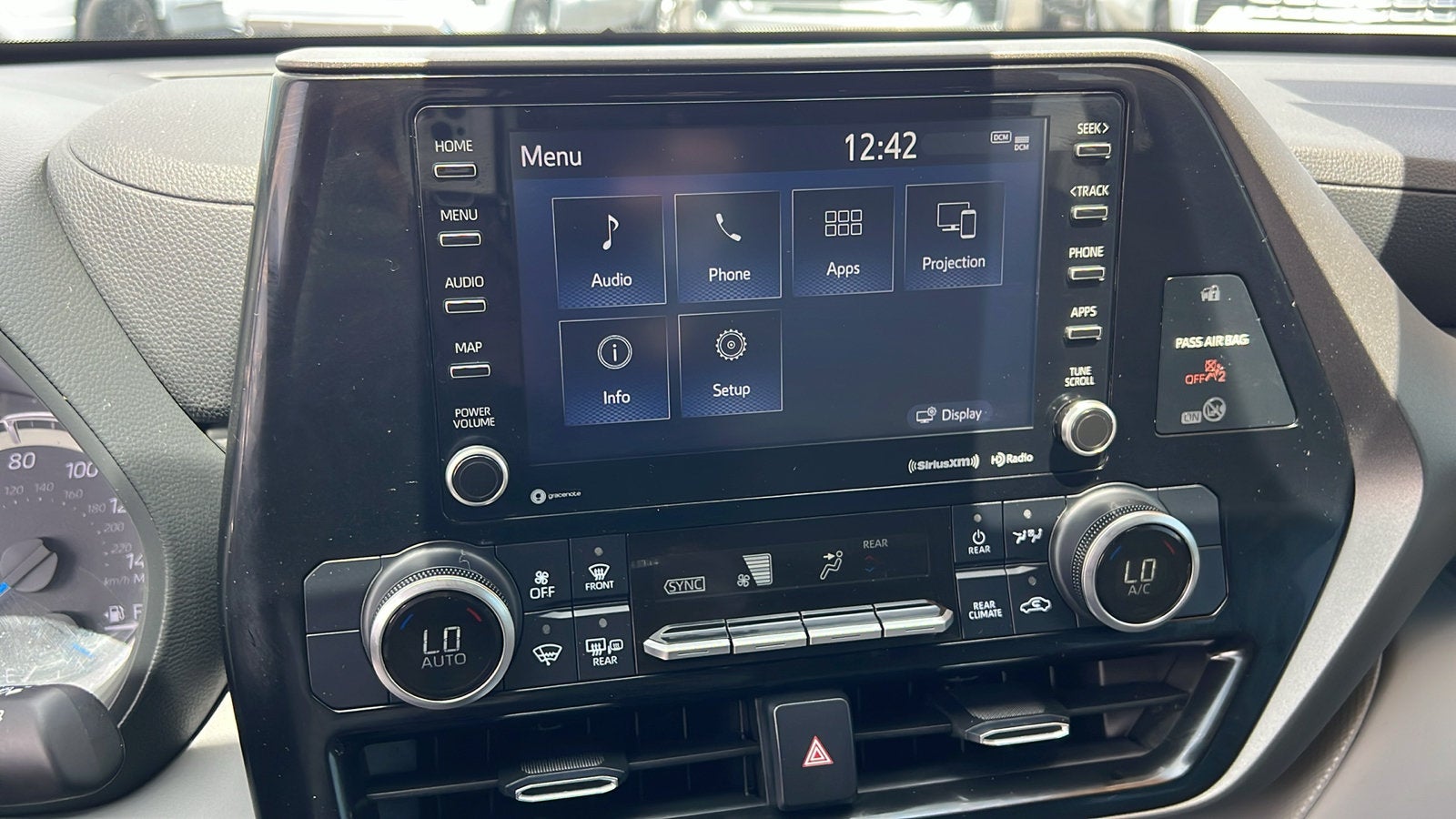 2022 Toyota Highlander Hybrid LE