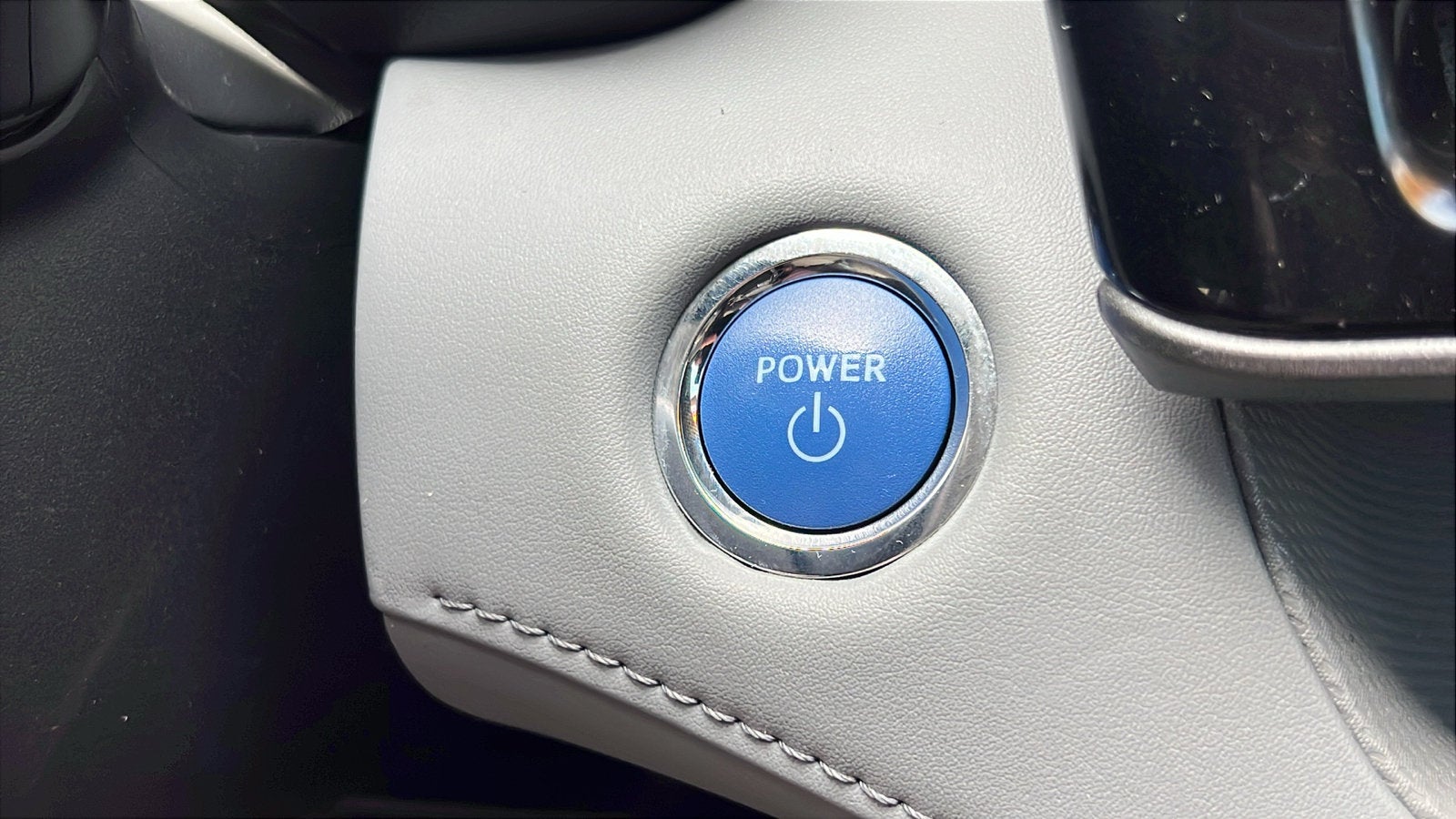 2022 Toyota Highlander Hybrid LE
