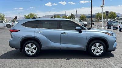 2022 Toyota Highlander Hybrid LE