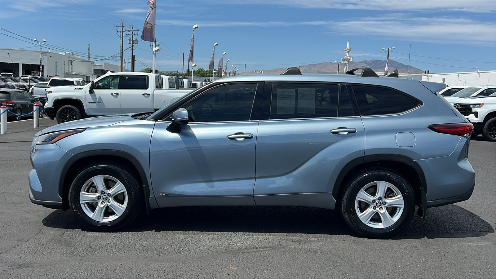 2022 Toyota Highlander Hybrid LE
