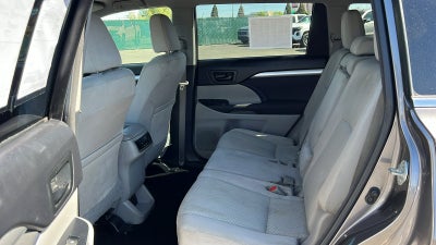 2015 Toyota Highlander LE
