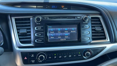 2015 Toyota Highlander LE
