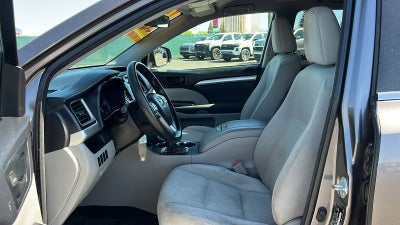2015 Toyota Highlander LE