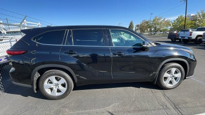2022 Toyota Highlander LE
