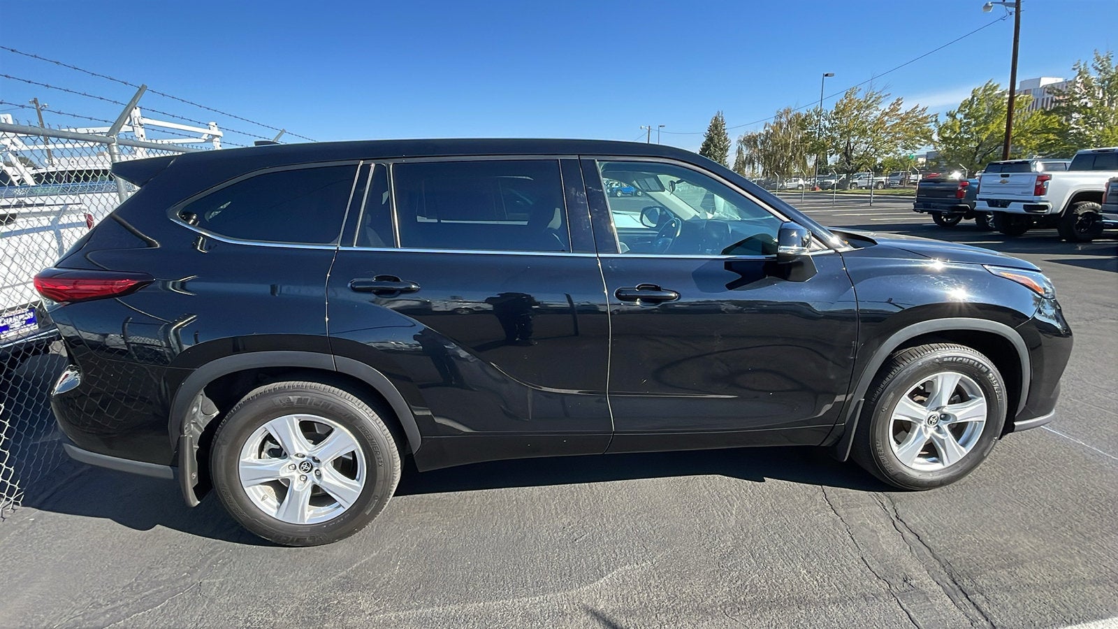 2022 Toyota Highlander LE