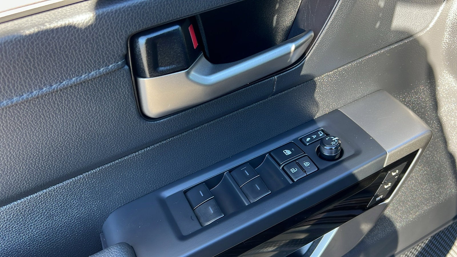 2025 Toyota Tundra 4WD SR5