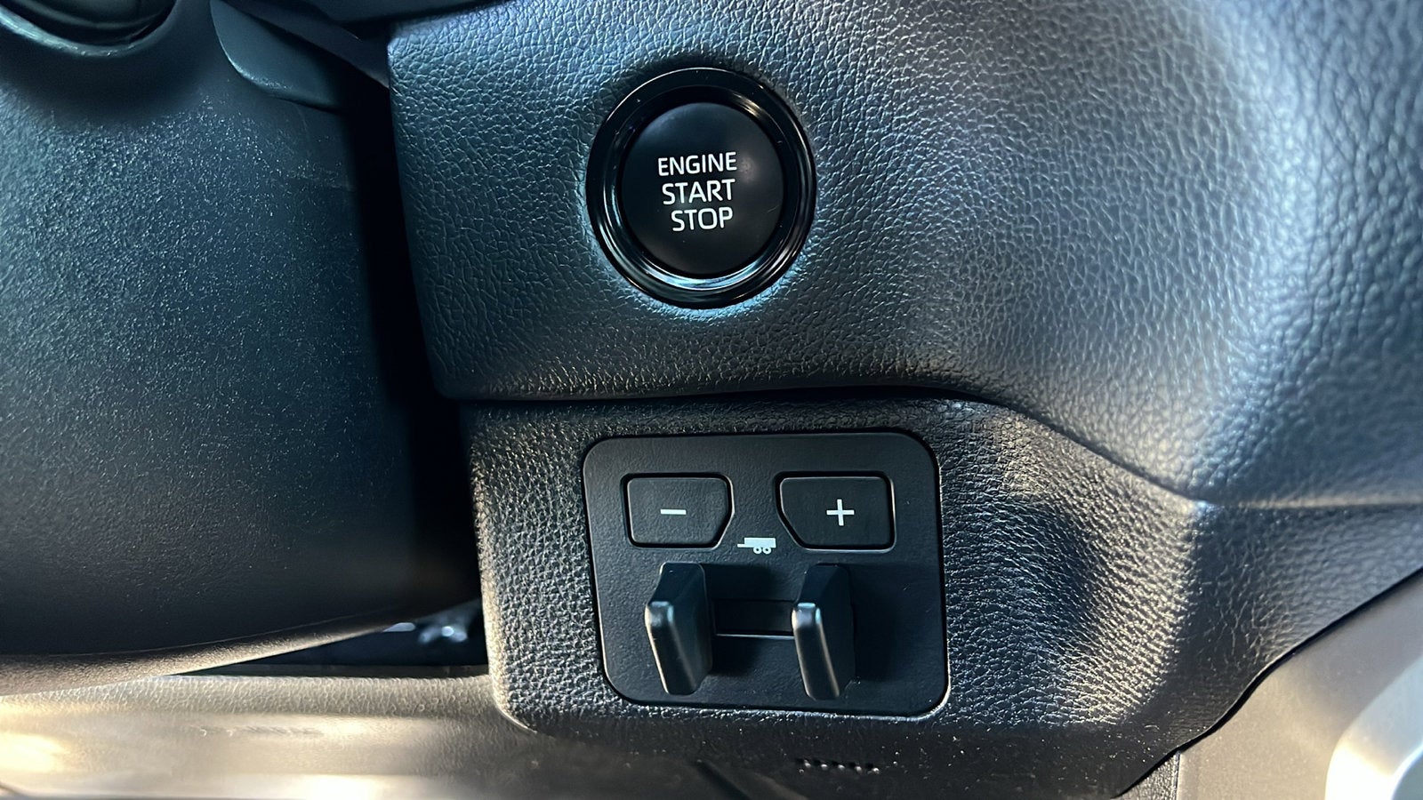 2025 Toyota Tundra 4WD SR5