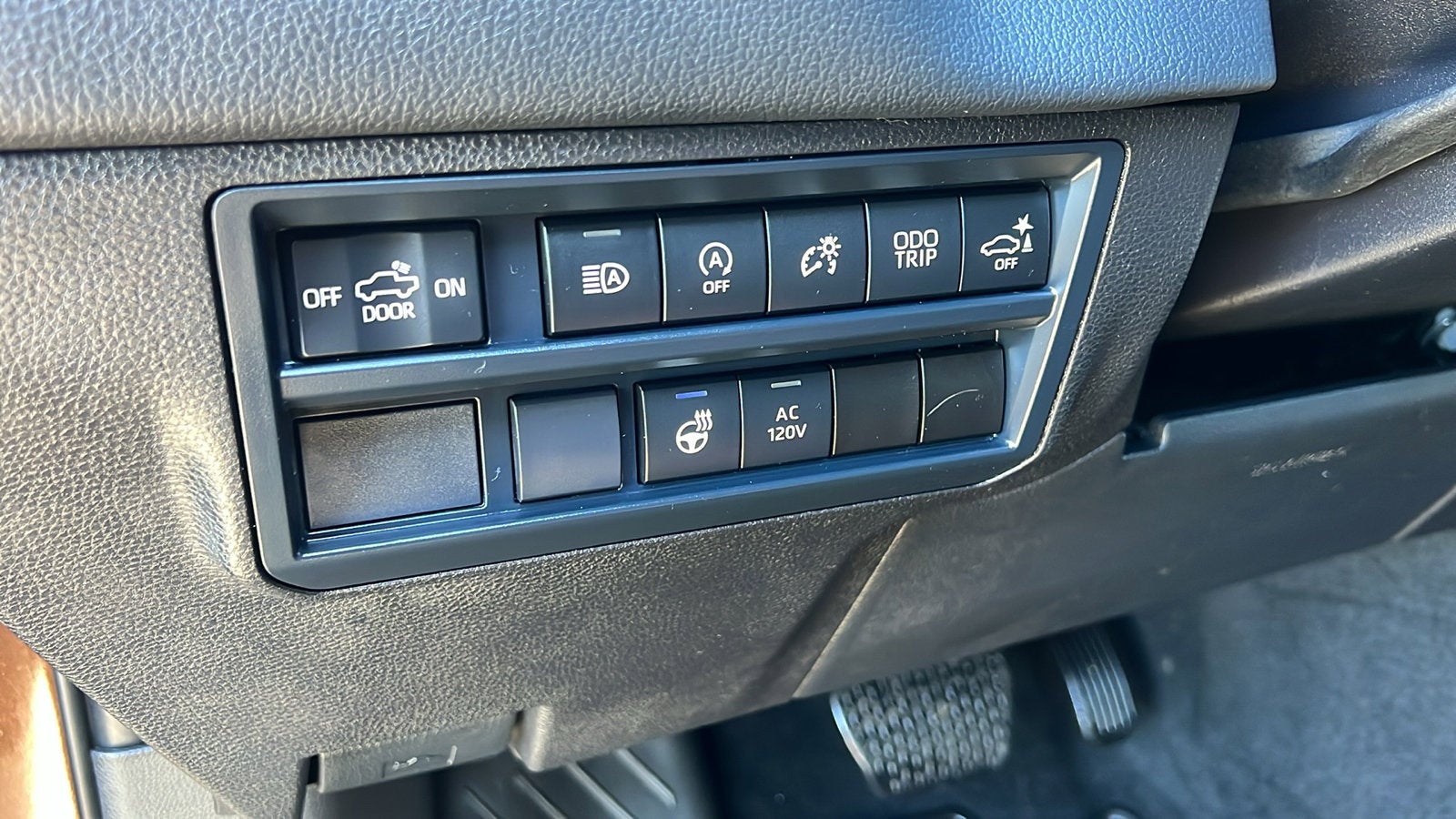 2025 Toyota Tundra 4WD SR5