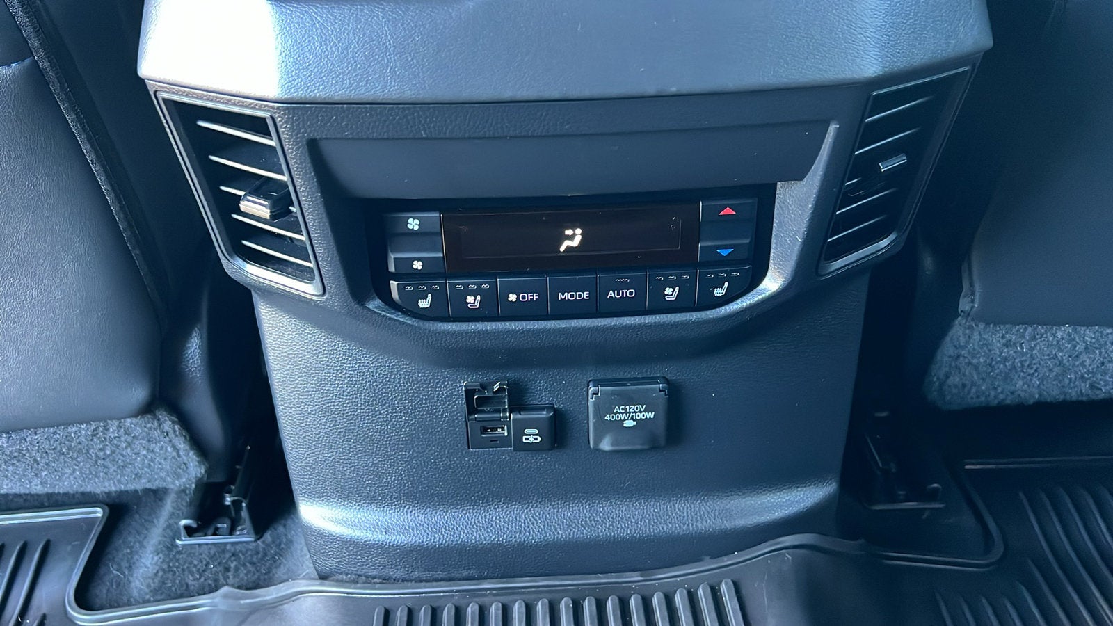 2023 Toyota Sequoia Platinum - Photo 18